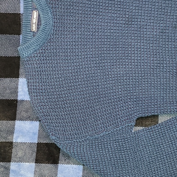 Van Heusen. Crewneck. Cotton-blend thick sweater. Like-new. Men's size XL - Picture 5 of 15